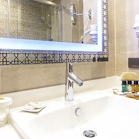 Hotel Mukarnas Taksim 3*