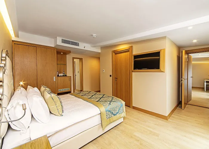 Hotel Mukarnas Taksim 4*