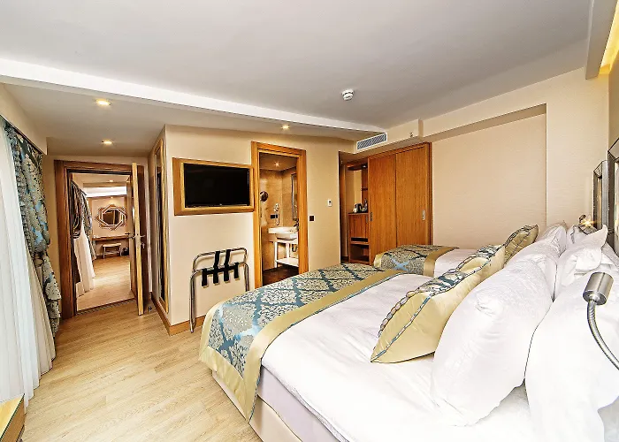 Hotel Mukarnas Taksim 4*
