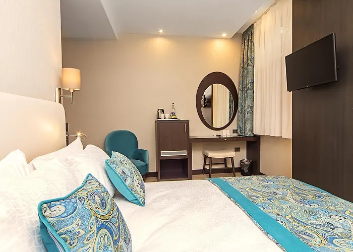 Hotel Mukarnas Taksim 4*